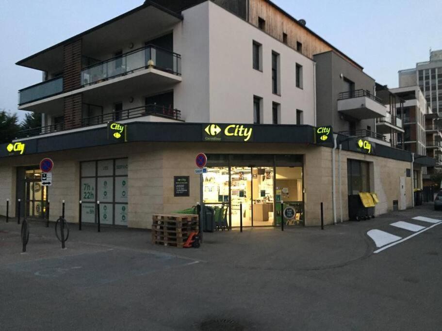 Logement A Brive Avec Terrasse Et Climatisation - Pres De La Gare Et Du Centre-Ville - Wifi Et Stationnement Gratuit Экстерьер фото
